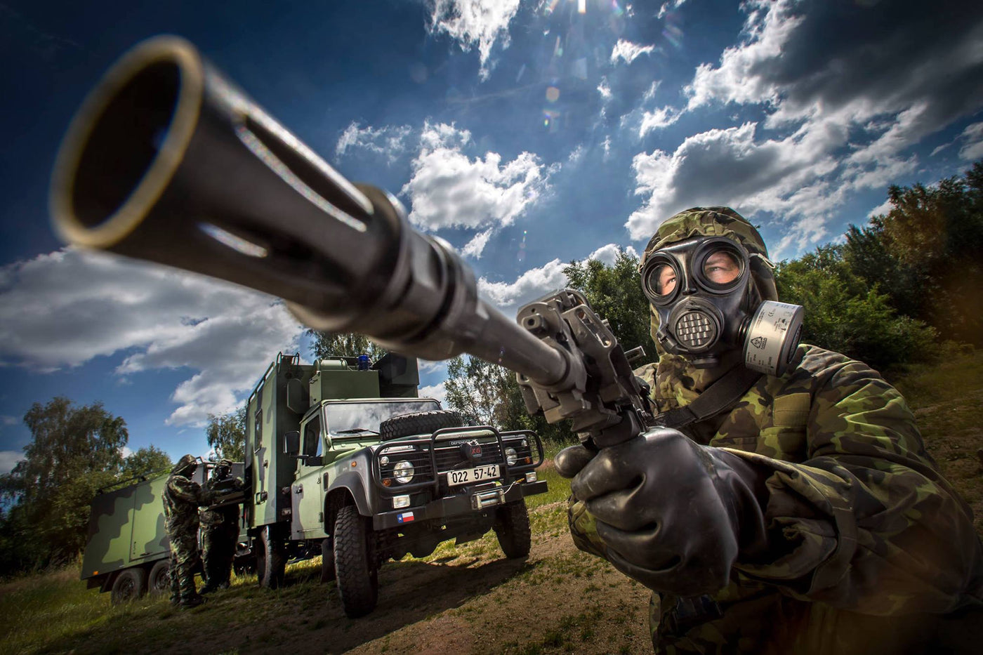 Solider wearing the CM-7M Army Gas Mask